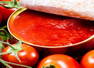 Canned tomato paste puree 