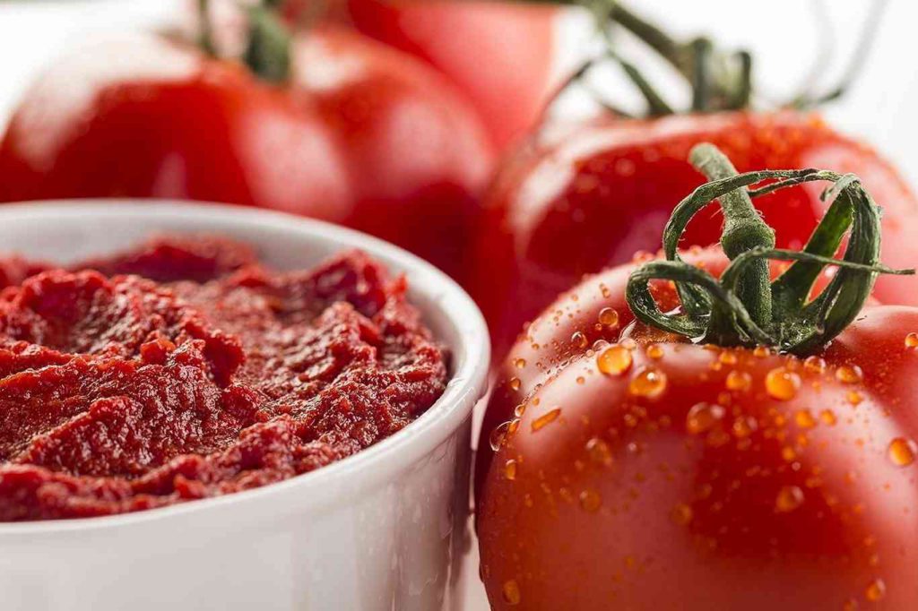 Tomato paste concentrate 