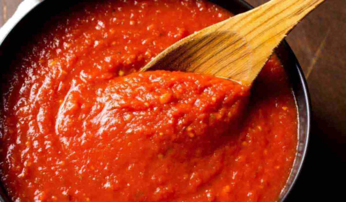 Purchase and price of tomato paste pizza