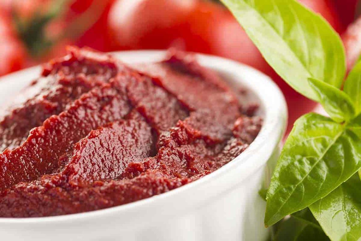 Buying and selling cheap dried tomato paste